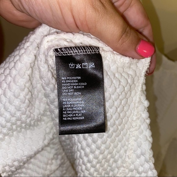 URBAN OUTFITTERS textured off the shoulder top L - Picture 4 of 4